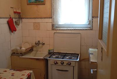 Apartament cu 3 camere semidecomandat în Sălăjan
