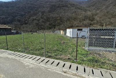 Teren de 1025 mp, în Central - 4