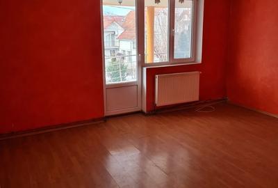 Apartament cu 4 camere decomandat în Central - 3