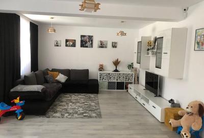 Proprietar ,  vând casă P+ 1 +Pod construită din cărămidă, cu curte de 1.641 mp - 3