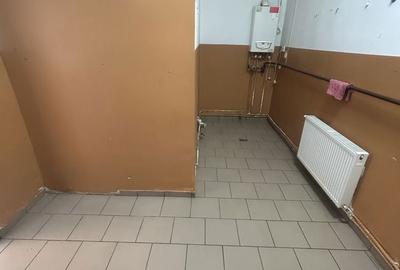 Spațiu comercial, de 141 mp, în Central - 7