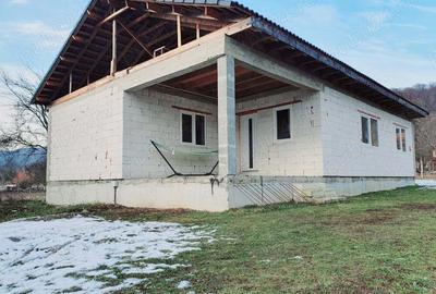 Doua case Gura Vaii - 2