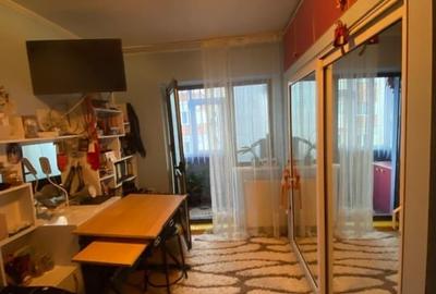 Apartament cu 3 camere decomandat, mobilat în 1 Mai - 7