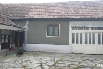 Vand casa in com. Beliu - 2