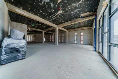 Spatiu Comercial Premium 370 mp, Vitrina 13 m, 3 Intrari Adora Par - 17