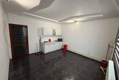 Spațiu comercial, de 180 mp, în Valu lui Traian - 4