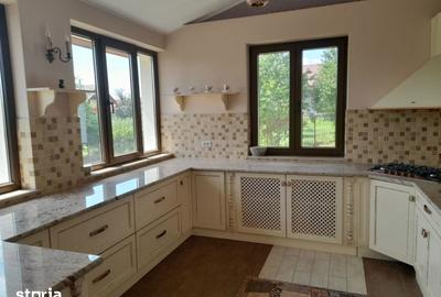 Casă cu 5 camere cu Teren 2000 Mp în Central - 12