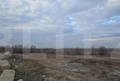 Teren de 9000 mp, în Central - 2