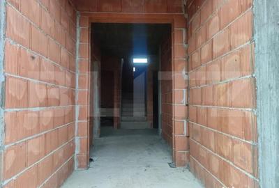 Casă cu 7 camere cu Teren 770 Mp în Marginea - 8