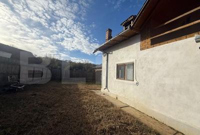 Casa de vanzare, Malu cu Flori - 2