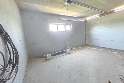 Casă cu Teren 480 Mp în Costi - 2