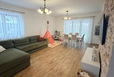 Casă cu 4 camere în Purcăreni - 1