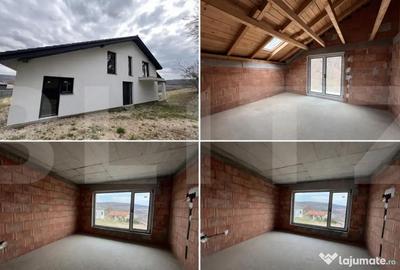 Casă cu 7 camere cu Teren 800 Mp în Central