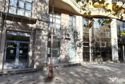 Spațiu comercial, de 1,300 mp, în Unirii - 16