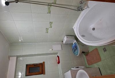 . Proprietar 3 decomandate. 55 mp. Centrala. Bucegi 117 - 3