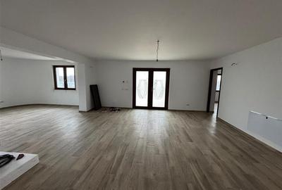 Vila deosebita Parter + Mansarda de vanzare in Odobesti - 9