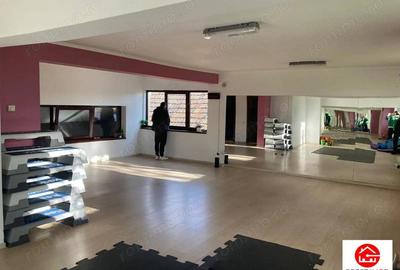 Spatiu comercial de inchiriat - 4