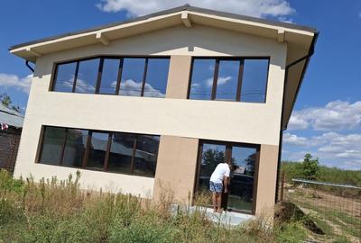 Spatiu comercial de inchiriat – 300 mp vitrina, rafturi montate VADU LAT, GR - 1