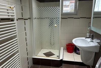 Apartament cu 2 camere decomandat în Petros