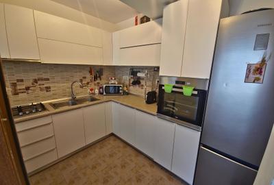 Apartament cu 3 camere decomandat, mobilat în Energia - 21