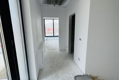 Casă cu 4 camere cu Teren 300 Mp în Central - 2