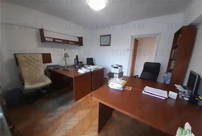 Piata Unirii chiar la metrou in exclusivitate vanzare 2 camere cu loc de parcare - 13