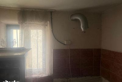 Casă cu 2 camere cu Teren 1000 Mp în Central - 8
