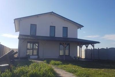 Casă cu 4 camere cu Teren 170 Mp în Joița