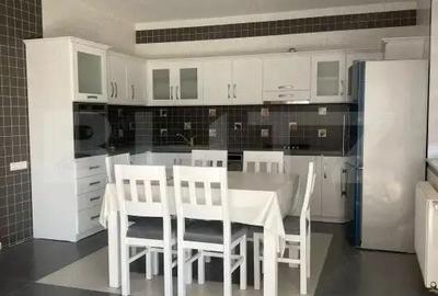 Casa de vanzare, cu 5 camere, 220 mp, zona Unirea - 3