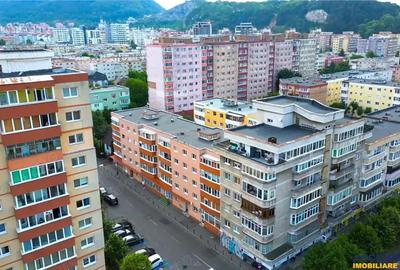 Spatiu comercial,vitrinat,doua intrari,acces facil, Calea Bucuresti,Astra,Brasov. - 2