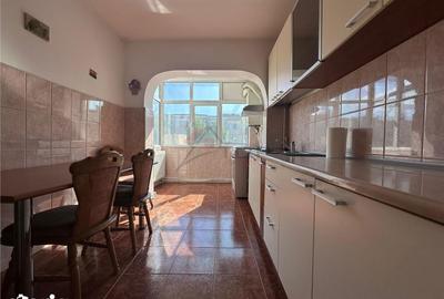 Apartament cu 3 camere decomandat în Nicolina - 4