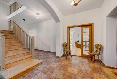 CASA MEMORABILA CU MULT POTENTIAL, LUMINA SI VERDEATA -SI TEREN DE 1618 MP - 8