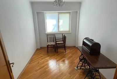 Apartament 3 camere Zona Inspectoratului Scolar - etaj 3/4  -75 mp - 6