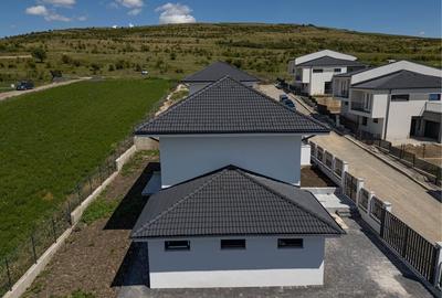 Casă individuală cu 4 camere cu Canalizare în Chinteni - 5