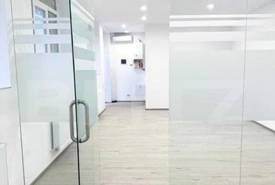 Spațiu comercial, de 55 mp, în Central