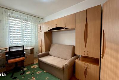 Apartament cu 3 camere semidecomandat, mobilat în Craiovei - 2