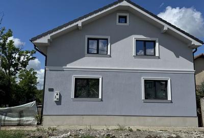 Casă individuală cu 5 camere în Sânmihaiu Român