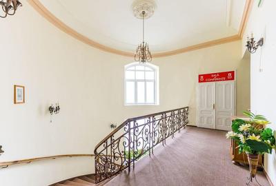 Casă cu 7 camere cu Teren 1855 Mp în Central - 4