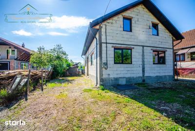 Casă cu 3 camere cu Teren 1558 Mp în Central