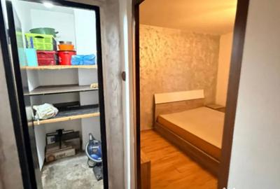 Apartament cu 2 camere decomandat în CET - 11