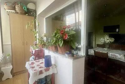 Apartament cu 3 camere semidecomandat, mobilat în Central - 2