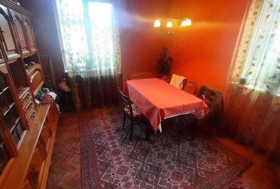 Str. Petofi Sandor proprietate compusa din casa + anexa locuibila, teren 570 mp - 1