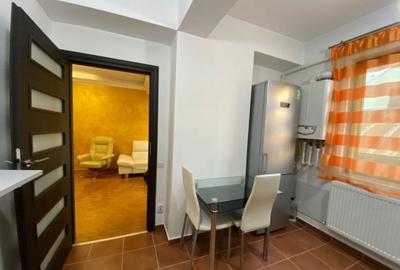 Apartament cu 3 camere decomandat în Decebal