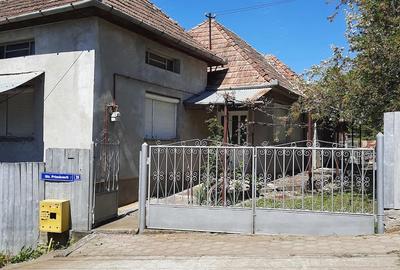 Casă cu 3 camere cu Teren 1350 Mp în Sărmașu - 2