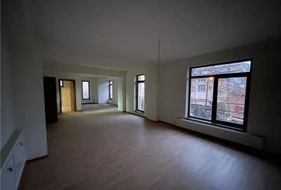 Piata Iancului,imobil S+P+2+M, suprafata 1000mp, 18 camere,parcare - 1