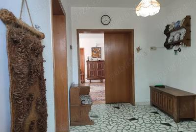 Vila cu 2 apartamente spatioase si teren de 670 mp. - 6