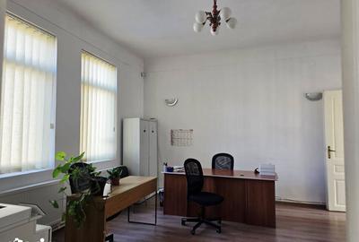 Apartament cu 3 camere în Eminescu - 17
