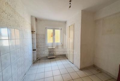 Apartament cu 3 camere decomandat în Cetate - 5
