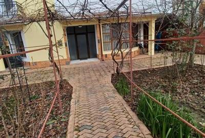 Casă cu 5 camere cu Teren 272 Mp în Apollo - 2