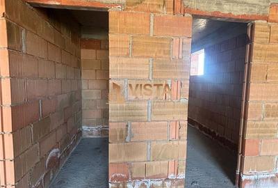 Casă cu 4 camere în Sânpetru